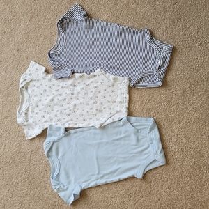 Carter's, lot of three baby boy onesies, size 3 months, blue white, dogs